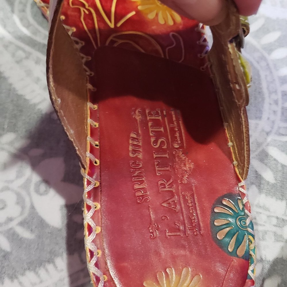 L' Artiste Sandals - Picture 8 of 8